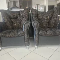 مبل راحتی مشکی ۷ نفره و میز تلویزیون