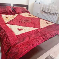 تخت دونفره چوبی .