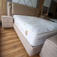 فروشنده و کارشناس فروش کالای خواب و تشک