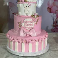 اولین  قنادی خونگی لاهیجان با کیک های خاص