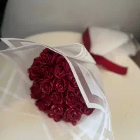 دسته گل روبانی رز قرمز