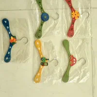 چوب لباسی چوبی بچه گانه