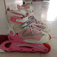اسکیت صورتی