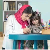 پرستار کودک و کمکی منزل