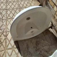 سنگ روشویی و موکت