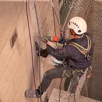 شستشو و نصب توری پاسیو نورگیر حیاط خلوت