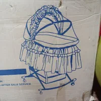 تخت کنار مادر