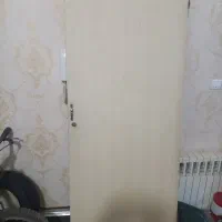 درب  کمد دیواری در حد نو