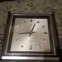ساعت دیواری قدیمی