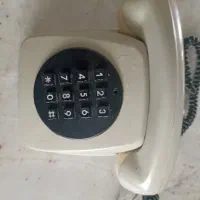 دو عدد تلفن قدیمی
