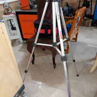 پایه دوربین یا متر یا تراز لیزری