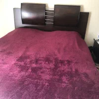 تخت خواب دونفروه همراه دوعدد پاتختی