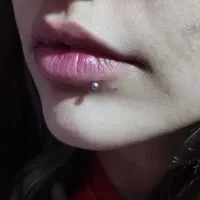 خدمات و آموزش پیرسینگ و میکرودرمال