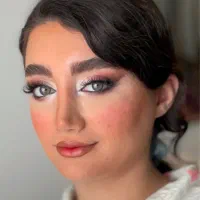 میکاپ و شنیون و کاشت ناخن