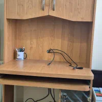 میز کامپیوتر و کتابخانه
