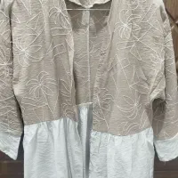 تعدادی لباس به همراه کتونی