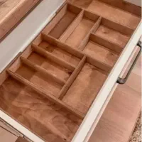 چوبی|آب‌چکان و نظم‌دهنده ظروف|تهران, شوش (باغ آذری)|دیوار