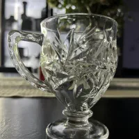 استکان پایه دار