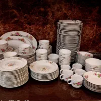 حراج بشقاب‌های چینی ویکتوریا و گل قرمز