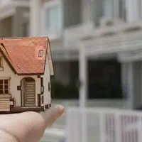 تجاری سند دار همراه با ملک مسکونی