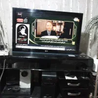 تلویزیون و مبل راحتی