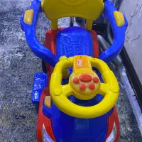 ماشین اسباب بازی سالم با دسته