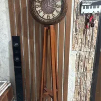 ساعت پایه دار و میز تی وی