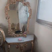 آینه و میز