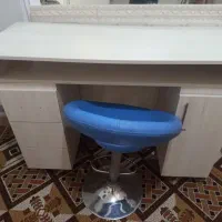 میز کار.  میز تحریر