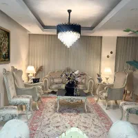 مبلمان  ۱۱ نفره و میزغذاخوری ۸نفره در حد نو