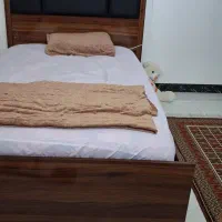 تخت یک و نیم نفره