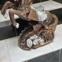 مجسمه اسب