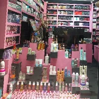 فروشنده خانم