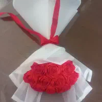 کاغذروزنامه ای و گل