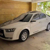 دنا پلاس مدل ۱۳۹۷ سانروف دار بدون رنگ کم‌کارکرد