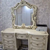 آیینه و کنسول