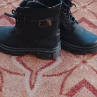 کفش نو|کیف، کفش، کمربند|خوی, |دیوار