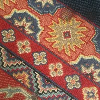 گلیم طرح سنتی طرح زیبا کارکرده ولی تمیزه