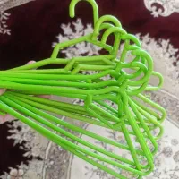 تعدادی چوب لباسی کودک