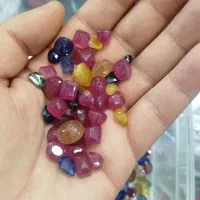 فروش عمده یاقوت زرد، قرمز و کبود آفریقایی معدنی