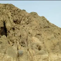 معدن سنگ گرانیتی و زمرد