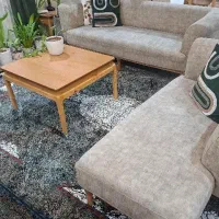 مبلمان هفت نفره به همراه میز وسط