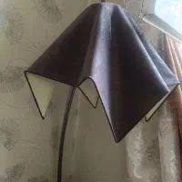 آباژور ایستاده