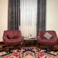 میز نهار خوری۲ تا مبل تک نفره میز تلویزیون ، کمد