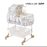 تخت کنار مادر