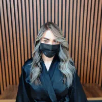 خدمات رنگ ولایت/ با قیمت ثابت هر قد و حجم مو