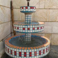 آبنمای دو طبقه کاشی‌کاری