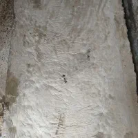 یک عدد بلوکه ی سیمانی فروشی