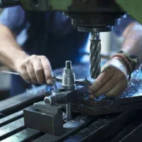 به چند نفر پرسنل جوشکار و تراشکار نیازمندیم