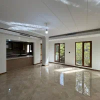 ۱۳۰ متر۳خواب لوکس/۲ پارکینگ/۳ ساله/طبقه آخر